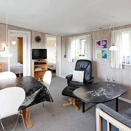 4 Person Holiday Home In バイアス・スタン エクステリア 写真